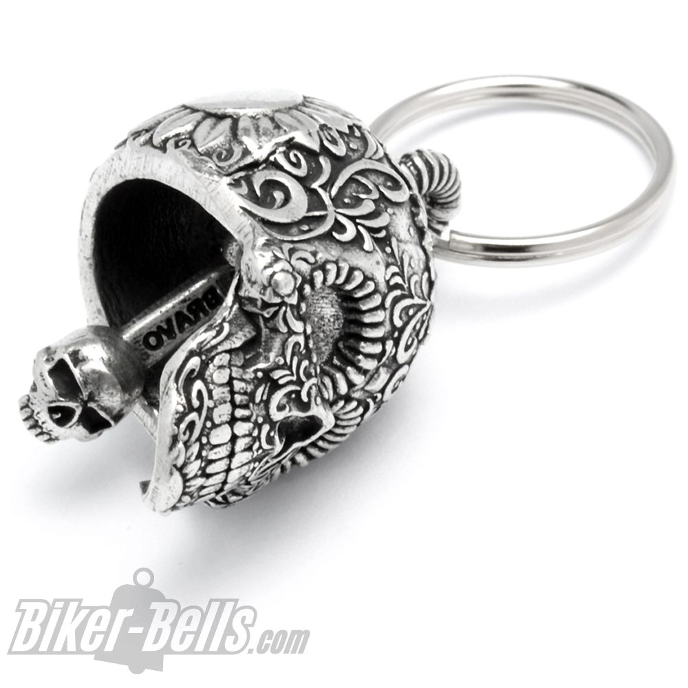 Biker Bell 3D Totenkopf Biker-​Bell verziert mit Blumen mexikanischer Candy Skull MoFa Lounge Künzelsau Hohenlohe Baden Württemberg 4