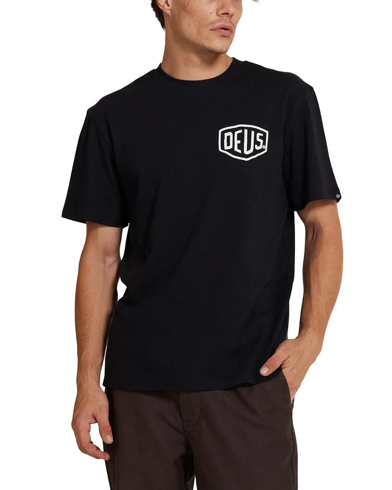 Deus ex Machina Frontage Tee MoFa Lounge Künzelsau Hohenlohe Baden Württemberg 1 (1)