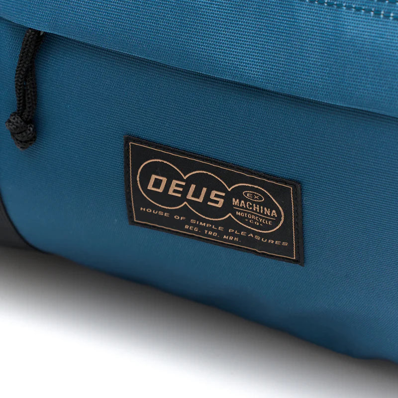 Deus ex Machina Tasche – Utility Duffle blau MoFa Lounge Künzelsau Hohenlohe Baden Württemberg 2