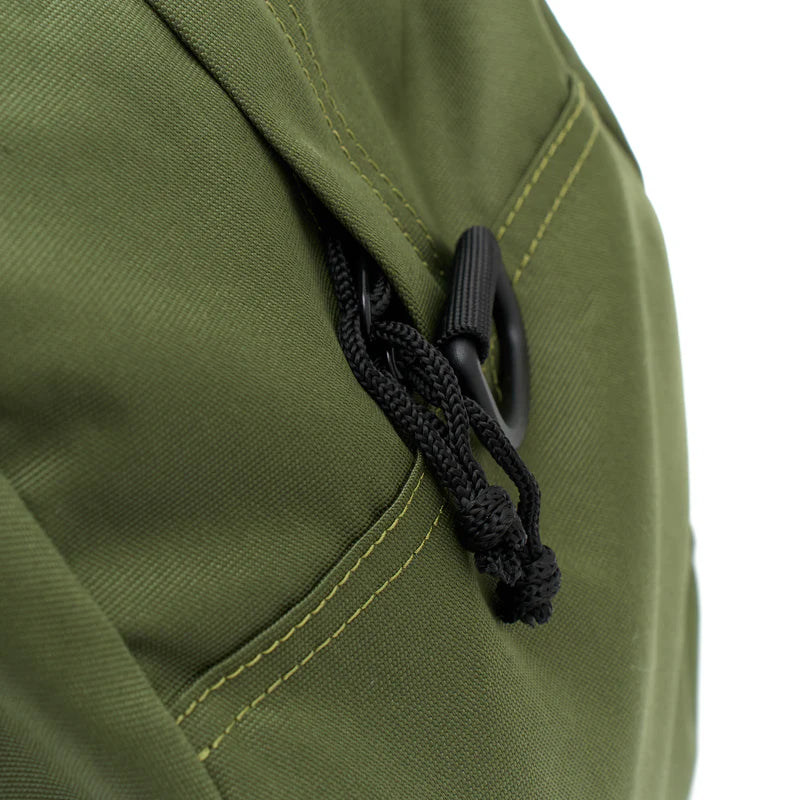 Deus ex Machina Tasche – Utility Duffle olive MoFa Lounge Künzelsau Hohenlohe Baden Württemberg 3