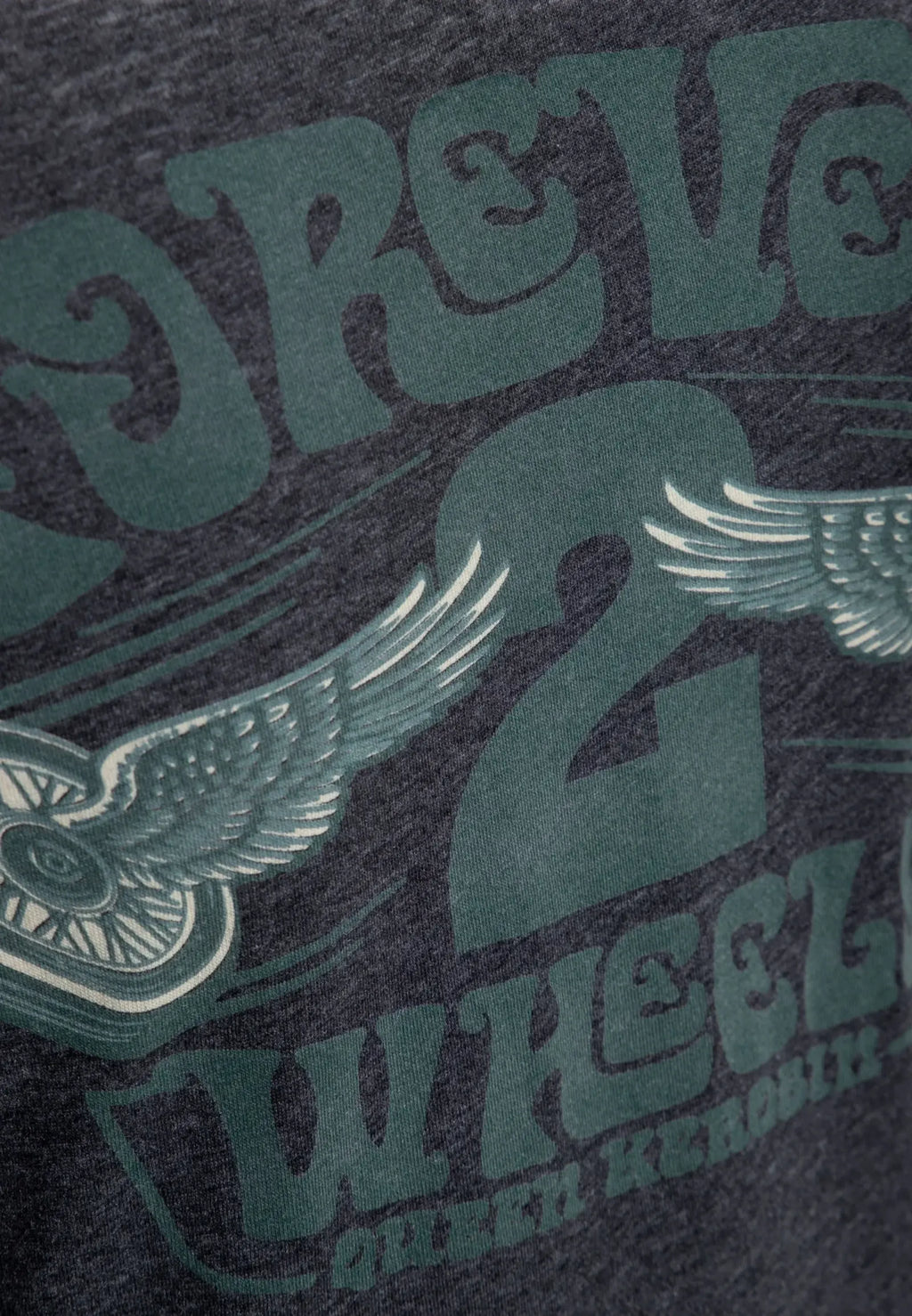 Queen Kerosin Longsleeve «Forever 2 Wheels» MoFa Lounge Künzelsau Hohenlohe Baden Württemberg 3