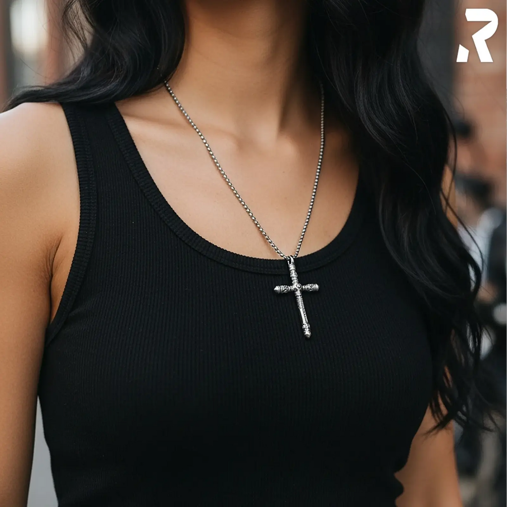 Rockyfy Edelstahl Kreuz Anhänger Black Cross by Rockyfy – Eleganter Kreuzschmuck mit schwarzen Kristallen MoFa Lounge Künzelsau Hohenlohe Baden Württemberg 2
