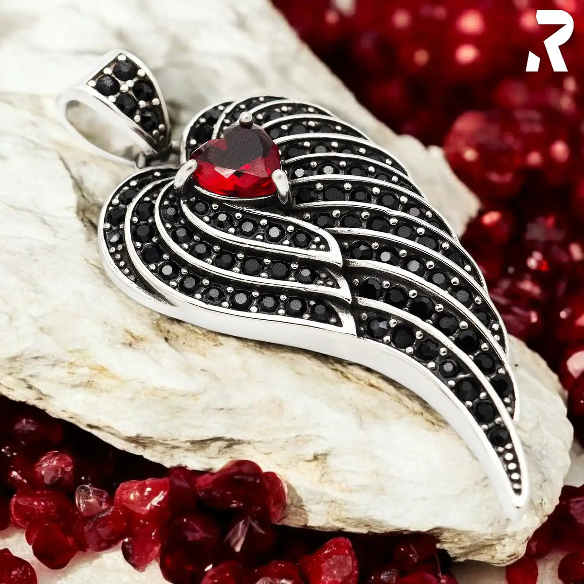 Rockyfy Heart Wing Red by Rockyfy – Edelstahl-Anhänger mit rotem Herzstein MoFa Lounge Künzelsau Hohenlohe Baden Württemberg