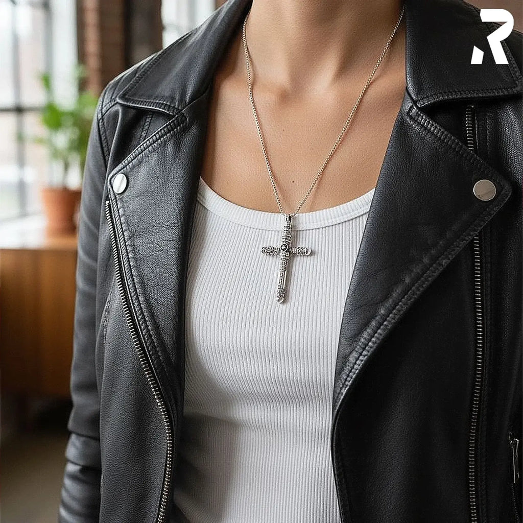 Rockyfy Edelstahl Kreuz Anhänger White Cross by Rockyfy – Eleganter Kreuzschmuck mit hellen Kristallen MoFa Lounge Künzelsau Hohenlohe Baden Württemberg 2