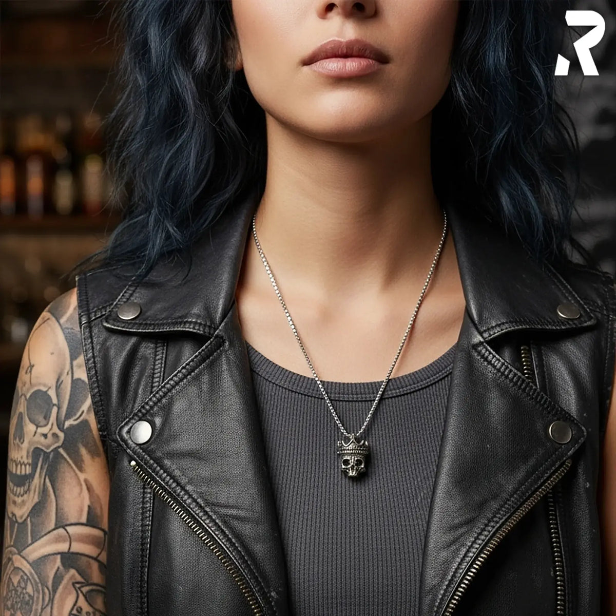 RockyfyEdelstahl Totenkopf Anhänger Dead King by Rockyfy – Rockige Eleganz mit Kristallen MoFa Lounge Künzelsau Hohenlohe Baden Württemberg 1