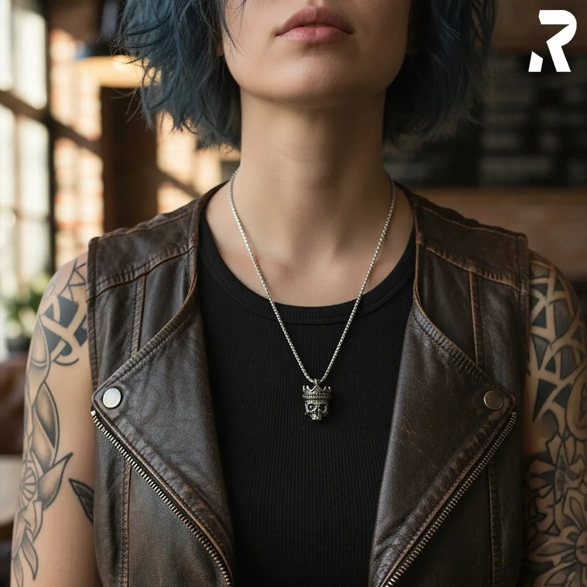 RockyfyEdelstahl Totenkopf Anhänger Dead King by Rockyfy – Rockige Eleganz mit Kristallen MoFa Lounge Künzelsau Hohenlohe Baden Württemberg 2