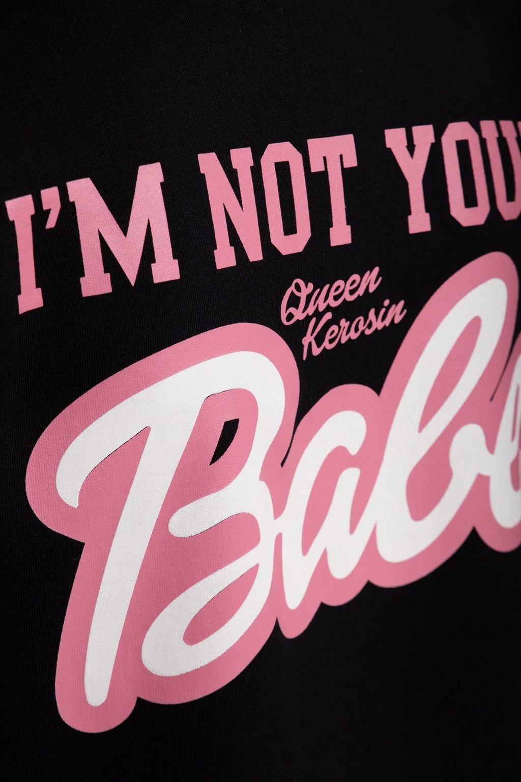 Queen Kerosin Kapuzensweatjacke 'Not your Babe' in Schwarz