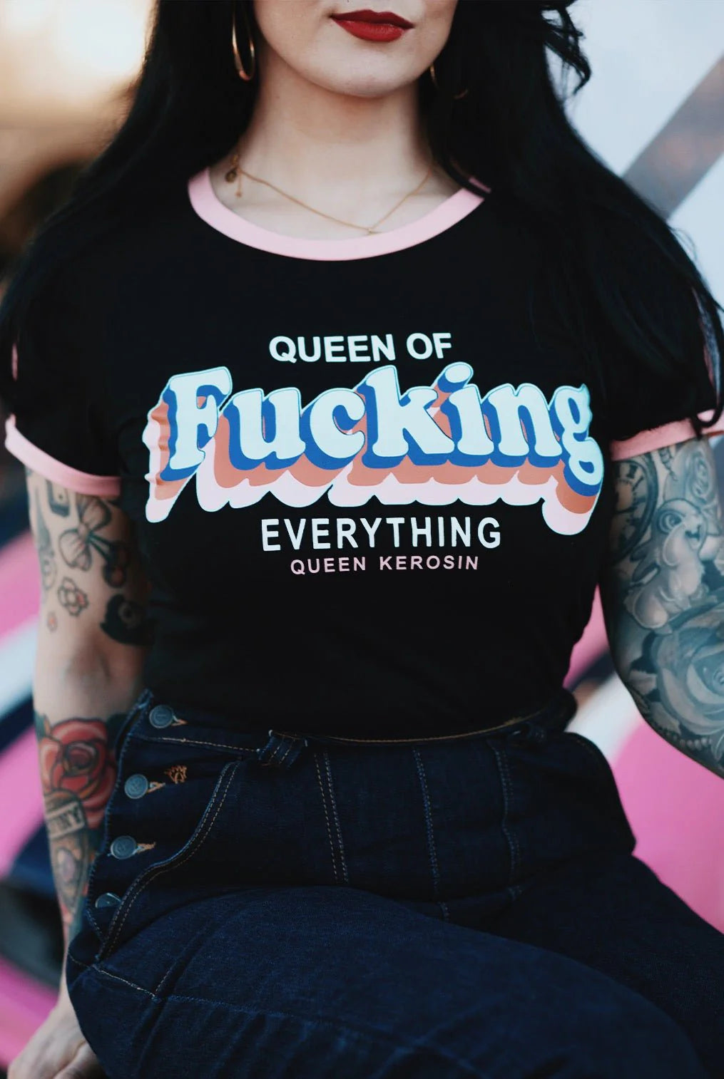 Queen Kerosin T-Shirt 'Queen Of Fucking Everything' in Scwarz